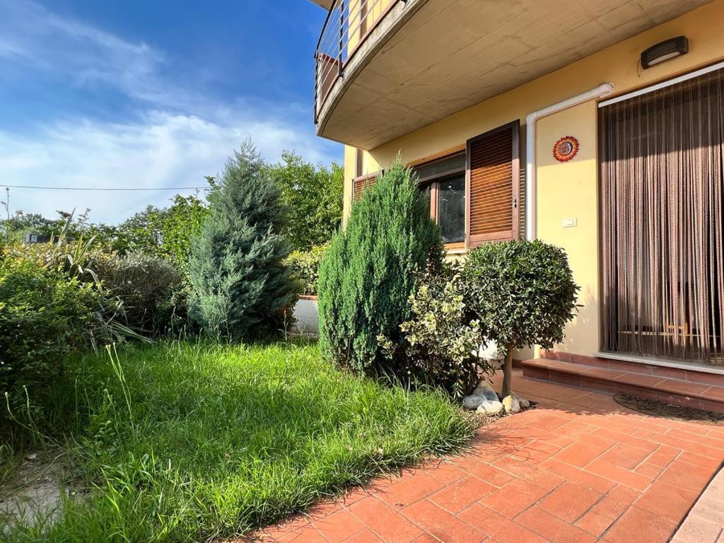 Appartamento Altopascio Sulla Francigena Spianate Buitenkant foto
